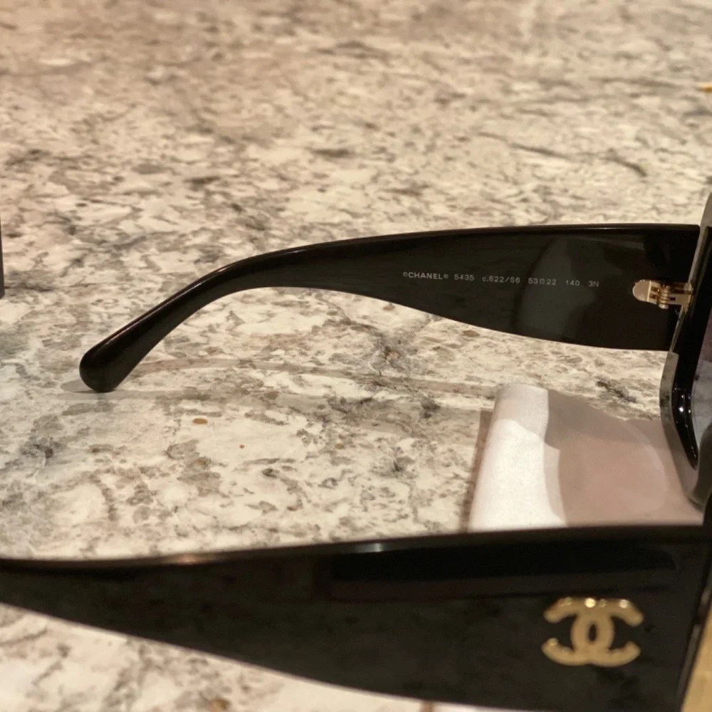 Authentic Chanel CH5435 black gold, grey gradient lens - Picture 5 of 7
